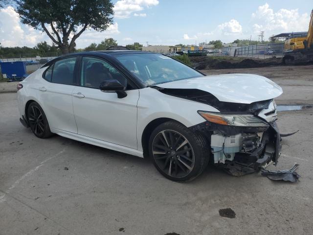 4T1B61HK1KU220130 - 2019 TOYOTA CAMRY XSE თეთრი ფოტო 4