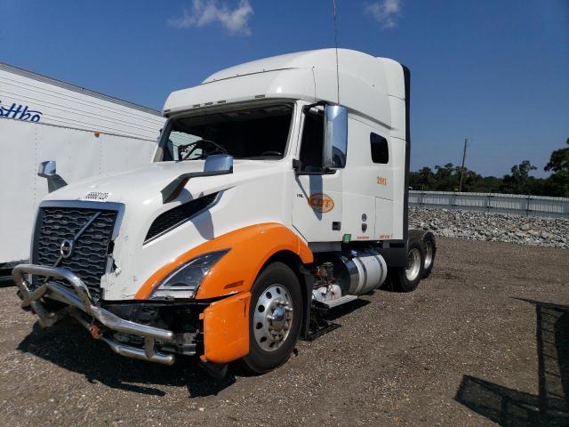 4V4NC9EH4KN238959 - 2019 VOLVO VN VNL TWO TONE photo 2