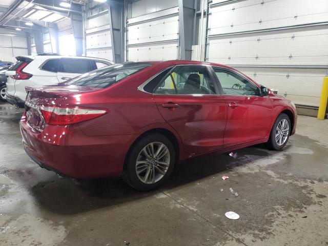 4T1BF1FKXHU728799 - 2017 TOYOTA CAMRY LE RED photo 3