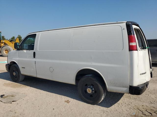 1GCHG35U741242022 - 2004 CHEVROLET EXPRESS G3 WHITE photo 2