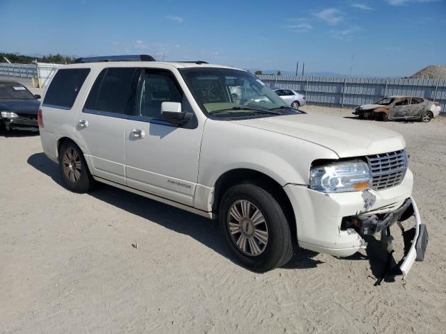 5LMFU27548LJ03713 - 2008 LINCOLN NAVIGATOR 白色 照片 4