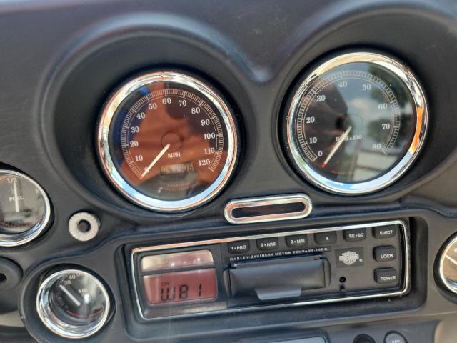 1HD1FCW392Y660319 - 2002 HARLEY-DAVIDSON FLHTCUI Weiß Foto 7