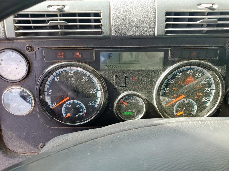 3AKJGLDVXGSGU5979 - 2016 FREIGHTLINER CASCADIA 1 ბურგუნდია ფოტო 8