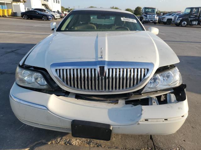 1LNHM82V06Y619380 - 2006 LINCOLN TOWN CAR SIGNATURE LIMITED WHITE photo 5