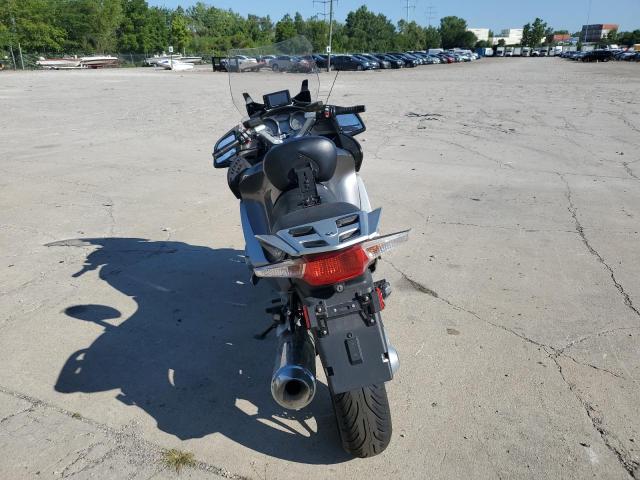 WB1044005DZW21874 - 2013 BMW R1200 RT SILVER photo 4