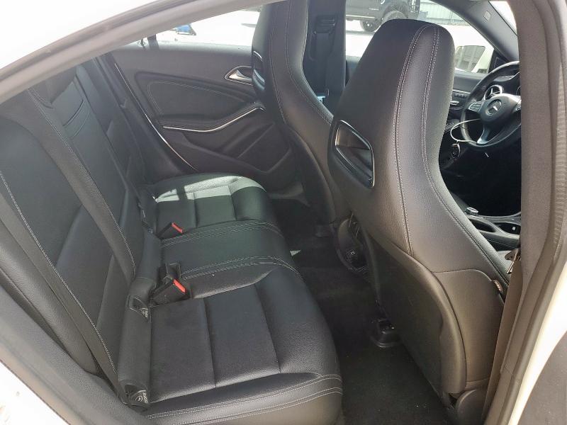 WDDSJ4EB9JN580012 - 2018 MERCEDES-BENZ CLA 250 白色 照片 10