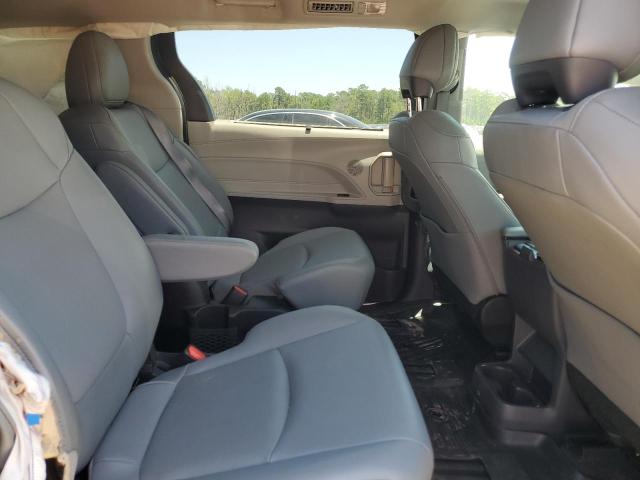 5TDYSKFC3PS098717 - 2023 TOYOTA SIENNA XLE 银色 照片 11