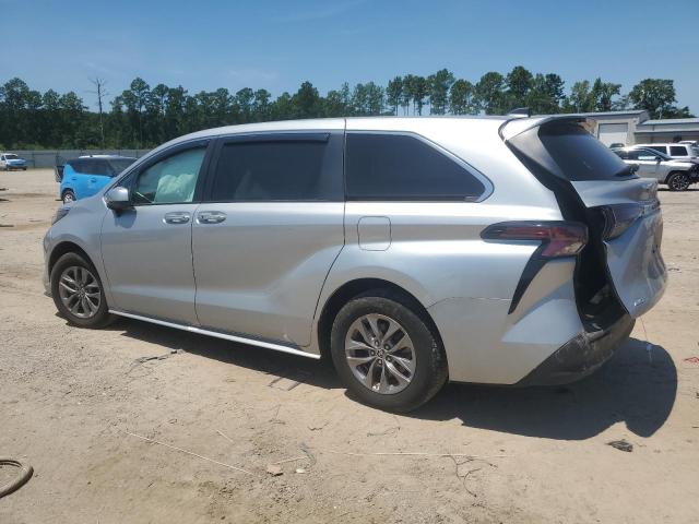 5TDYSKFC3PS098717 - 2023 TOYOTA SIENNA XLE 银色 照片 2