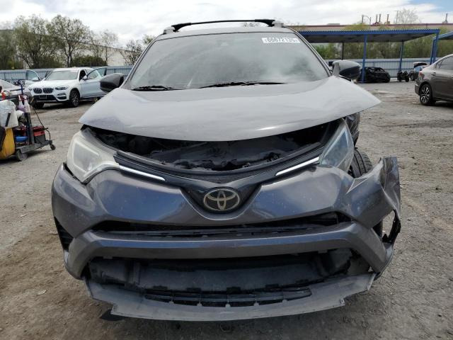 2T3ZFREV0HW382293 - 2017 TOYOTA RAV4 LE GRAY photo 5