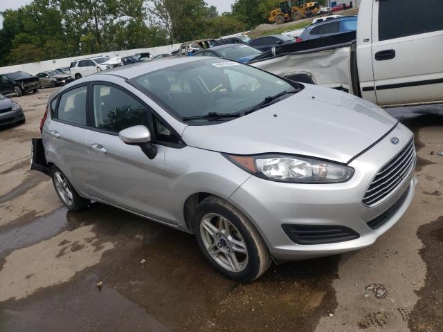 3FADP4EJ8KM104537 - 2019 FORD FIESTA SE SILVER photo 4