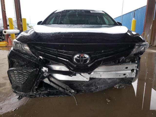 4T1T11AK1PU758282 - 2023 TOYOTA CAMRY SE NIGHT SHADE BLACK photo 5