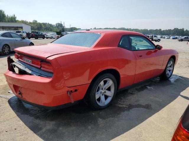 2B3LJ44V19H526221 - 2009 DODGE CHALLENGER SE RED photo 3