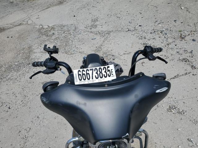 1HD1KB417AB618577 - 2010 HARLEY-DAVIDSON FLHX შავი ფოტო 5