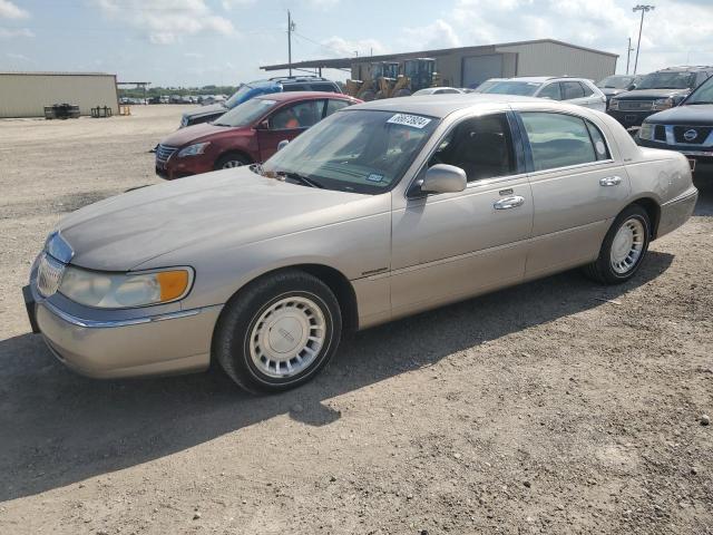 2000 LINCOLN TOWN CAR EXECUTIVE, 