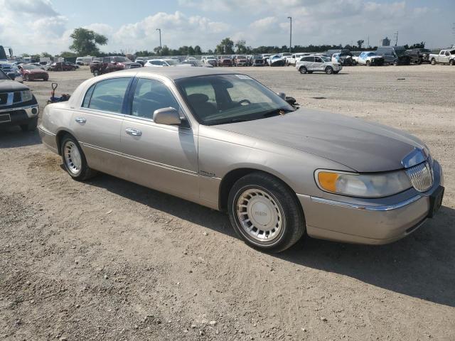 1LNHM81W6YY891042 - 2000 LINCOLN TOWN CAR EXECUTIVE TAN photo 4