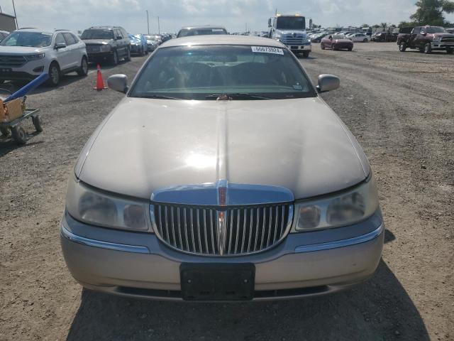 1LNHM81W6YY891042 - 2000 LINCOLN TOWN CAR EXECUTIVE TAN photo 5