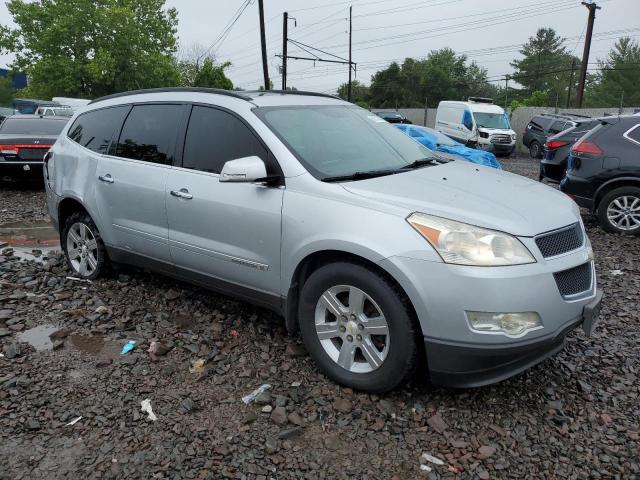 1GNEV23D99S156418 - 2009 CHEVROLET TRAVERSE LT SILVER photo 4