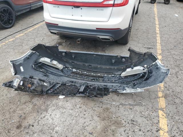 2LMTJ8LR0GBL44357 - 2016 LINCOLN MKX RESERVE WHITE photo 13