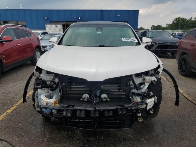 2LMTJ8LR0GBL44357 - 2016 LINCOLN MKX RESERVE WHITE photo 5
