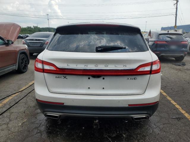 2LMTJ8LR0GBL44357 - 2016 LINCOLN MKX RESERVE WHITE photo 6