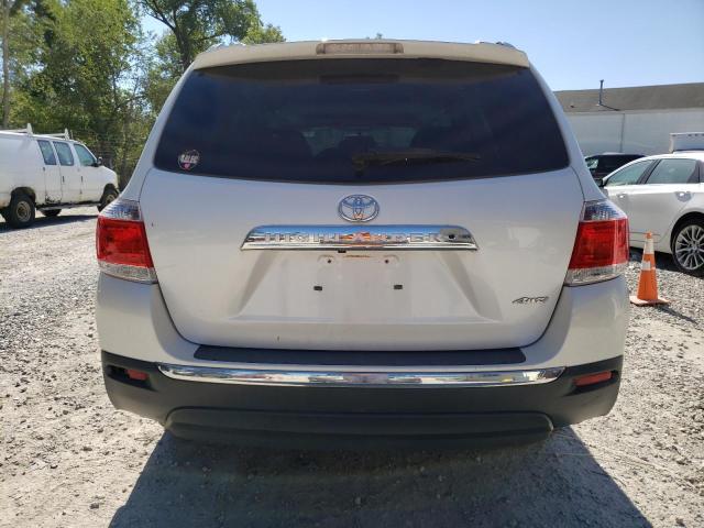 5TDBK3EH8DS225224 - 2013 TOYOTA HIGHLANDER BASE WHITE photo 6