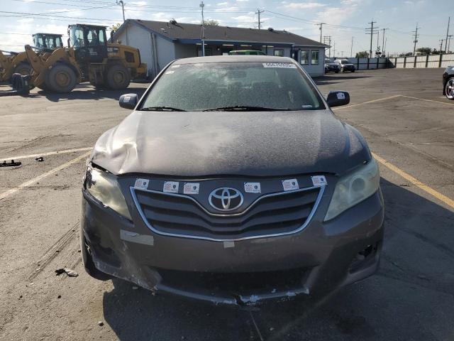 4T4BF3EK0BR101197 - 2011 TOYOTA CAMRY BASE Серый фото 5