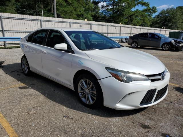 4T1BF1FK0GU557172 - 2016 TOYOTA CAMRY LE WHITE photo 4