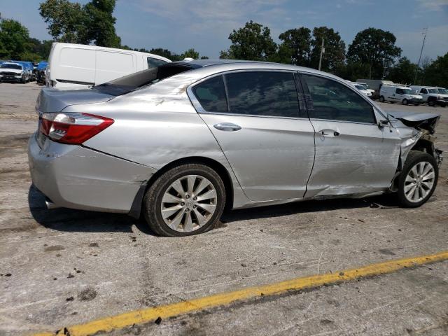 1HGCR3F91FA013368 - 2015 HONDA ACCORD TOURING SILVER photo 3