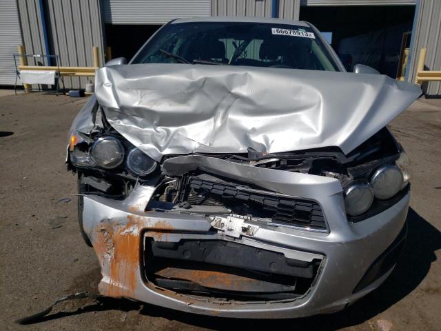 1G1JA6SGXD4166337 - 2013 CHEVROLET SONIC LS 银色 照片 5