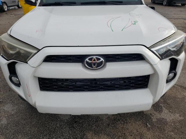 JTEZU5JR8J5177076 - 2018 TOYOTA 4RUNNER SR5 Weiß Foto 11