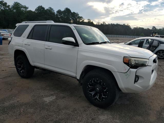 JTEZU5JR8J5177076 - 2018 TOYOTA 4RUNNER SR5 Weiß Foto 4