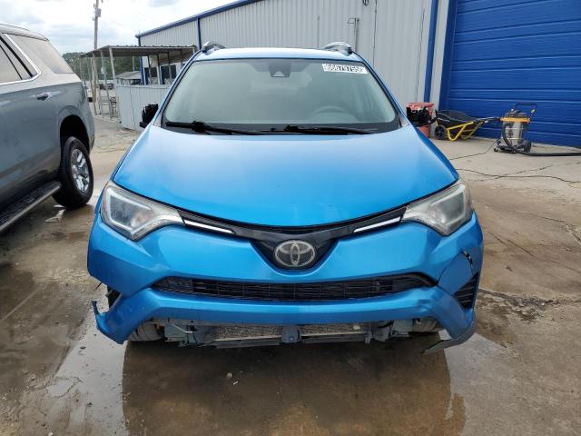 JTMZFREV9JD122493 - 2018 TOYOTA RAV4 LE 蓝色 照片 5