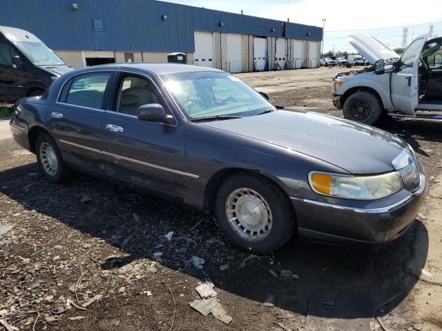 1LNHM81W71Y723044 - 2001 LINCOLN TOWN CAR EXECUTIVE Blau Foto 4