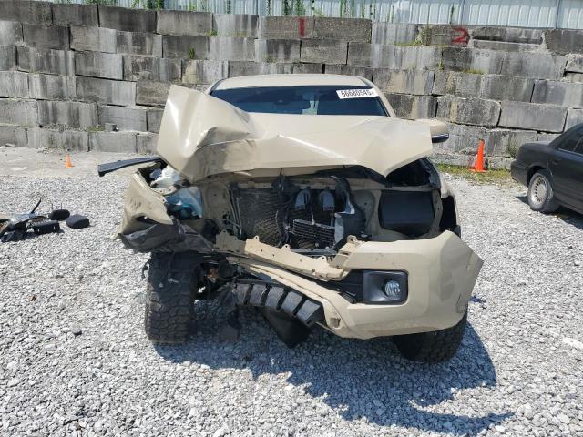 3TMDZ5BN6JM046363 - 2018 TOYOTA TACOMA DOUBLE CAB ბეჟი ფოტო 5