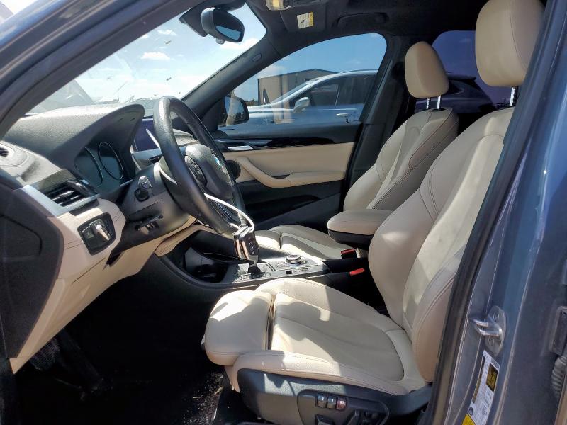 WBXJG9C03L5P38384 - 2020 BMW X1 XDRIVE28I GRAY photo 7