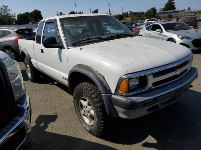 1GCCT19W2T8128019 - 1996 CHEVROLET S TRUCK S10 WHITE photo 4