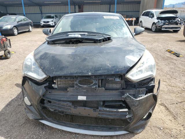 KMHTC6AE1DU174087 - 2013 HYUNDAI VELOSTER TURBO შავი ფოტო 5