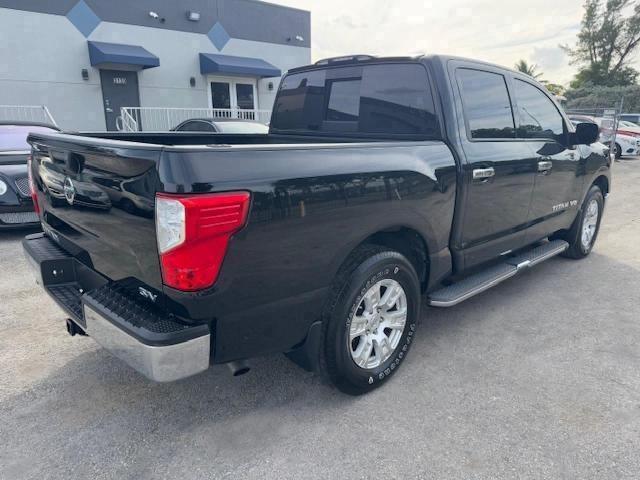 1N6AA1EK7JN542912 - 2018 NISSAN TITAN S Noir photo 3