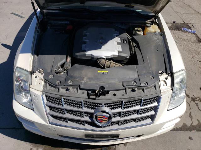 1G6DW67V380115338 - 2008 CADILLAC STS WHITE photo 11