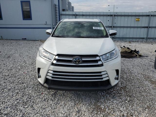 5TDKZRFHXJS541894 - 2018 TOYOTA HIGHLANDER SE WHITE photo 5