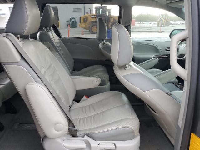 5TDYK3DCXCS224834 - 2012 TOYOTA SIENNA XLE SILVER photo 11