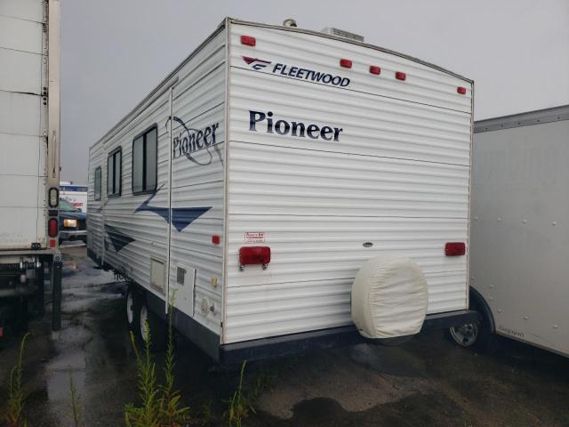 1EB1C272866011654 - 2006 FLEETWOOD PIONEER WHITE photo 3