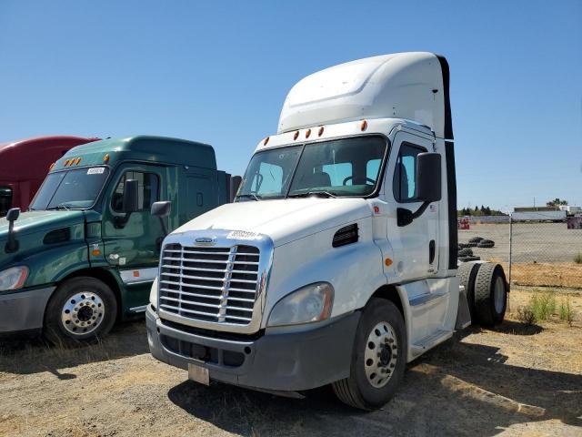 3AKBGADV6ESFM6825 - 2014 FREIGHTLINER CASCADIA 1 WHITE photo 2