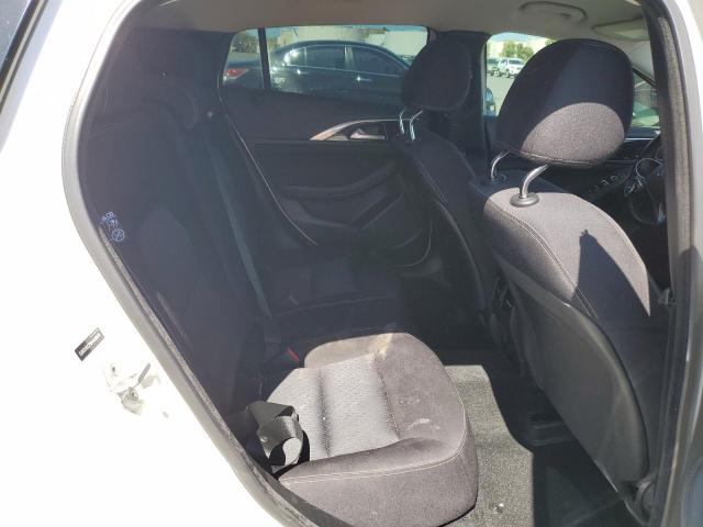 SJKCH5CP6HA039576 - 2017 INFINITI QX30 BASE WHITE photo 10