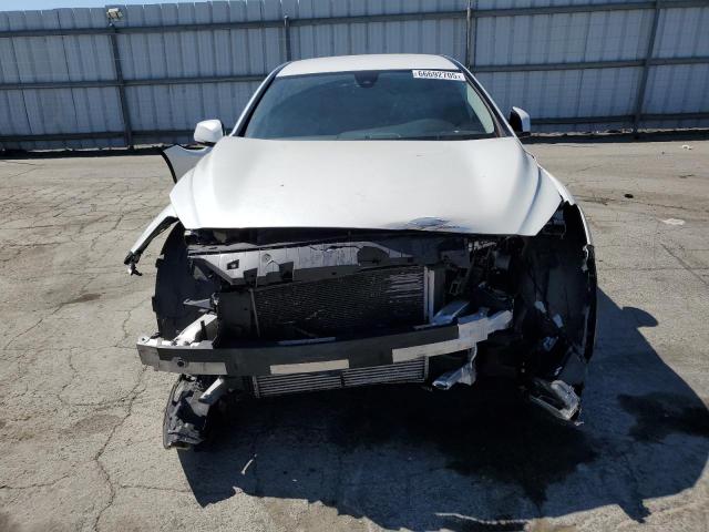 SJKCH5CP6HA039576 - 2017 INFINITI QX30 BASE WHITE photo 5