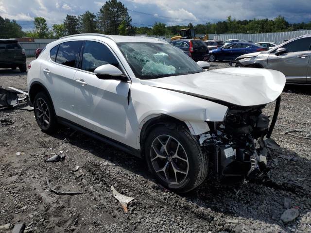 ZASPAKBN3K7C48602 - 2019 ALFA ROMEO STELVIO TI WHITE photo 4