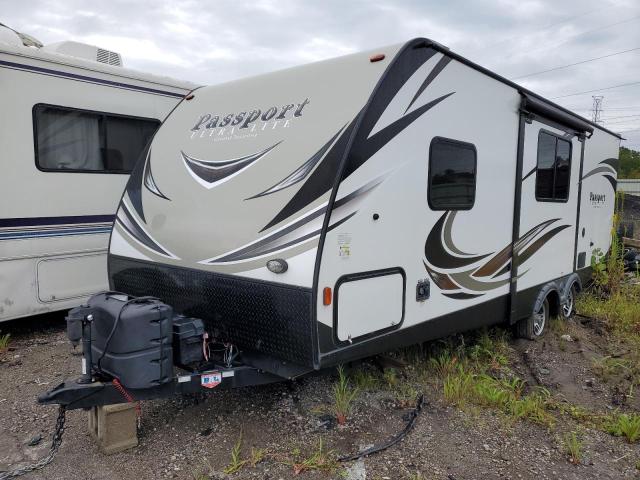 4YDT24025KD411192 - 2019 KEYSTONE PASSPORT WHITE photo 2