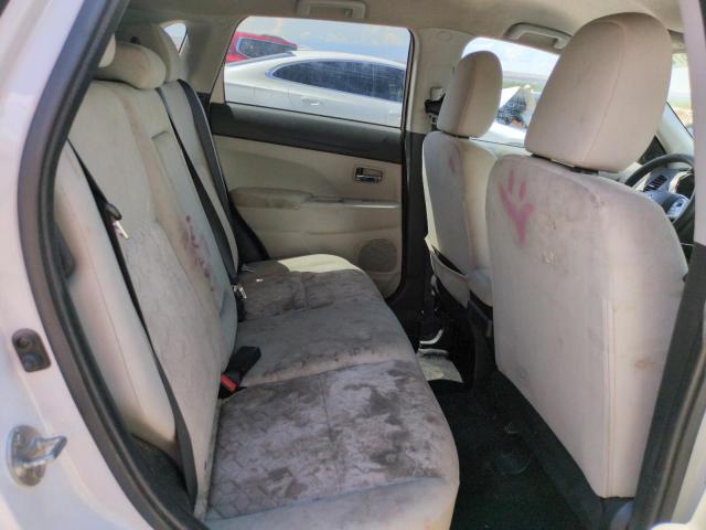 JA4APUAU9MU002525 - 2021 MITSUBISHI OUTLANDER ES WHITE photo 10