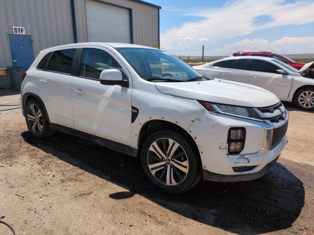 JA4APUAU9MU002525 - 2021 MITSUBISHI OUTLANDER ES WHITE photo 4