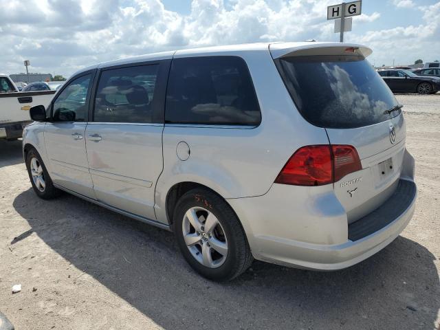 2V8HW54X39R546210 - 2009 VOLKSWAGEN ROUTAN SEL SILVER photo 2